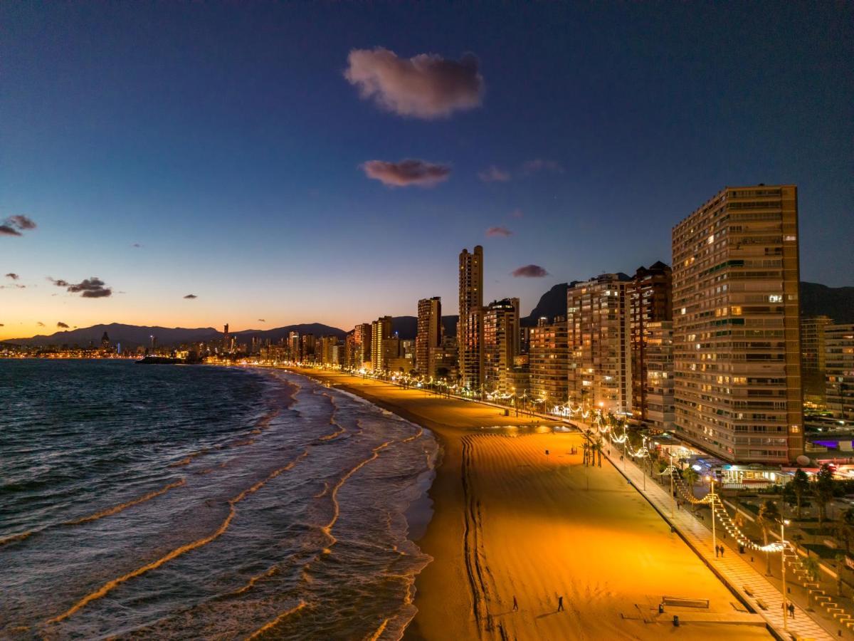 Beautiful Parque Loix 4 Bedroom Apartment Shared Pool, Tennis Court Benidorm Exteriör bild