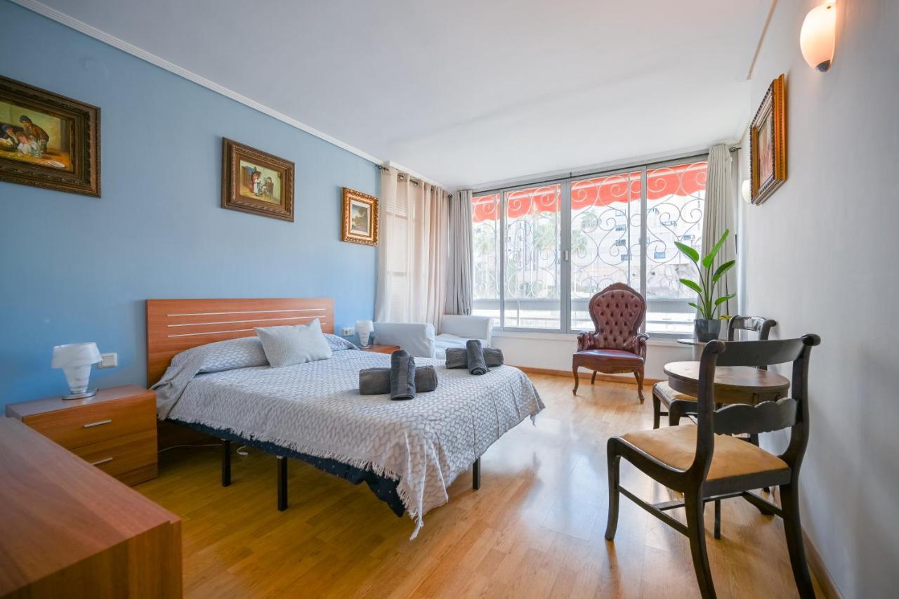 Beautiful Parque Loix 4 Bedroom Apartment Shared Pool, Tennis Court Benidorm Exteriör bild