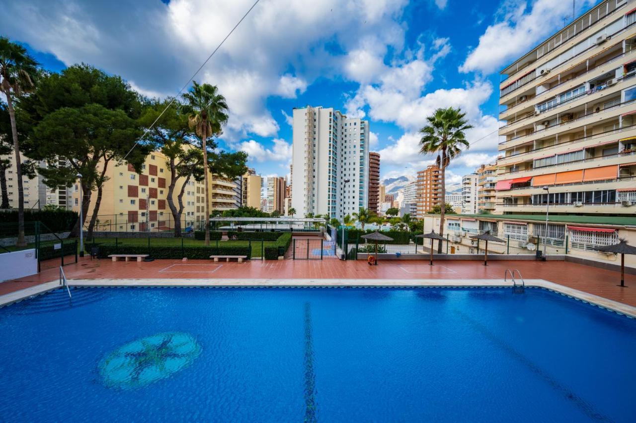 Beautiful Parque Loix 4 Bedroom Apartment Shared Pool, Tennis Court Benidorm Exteriör bild