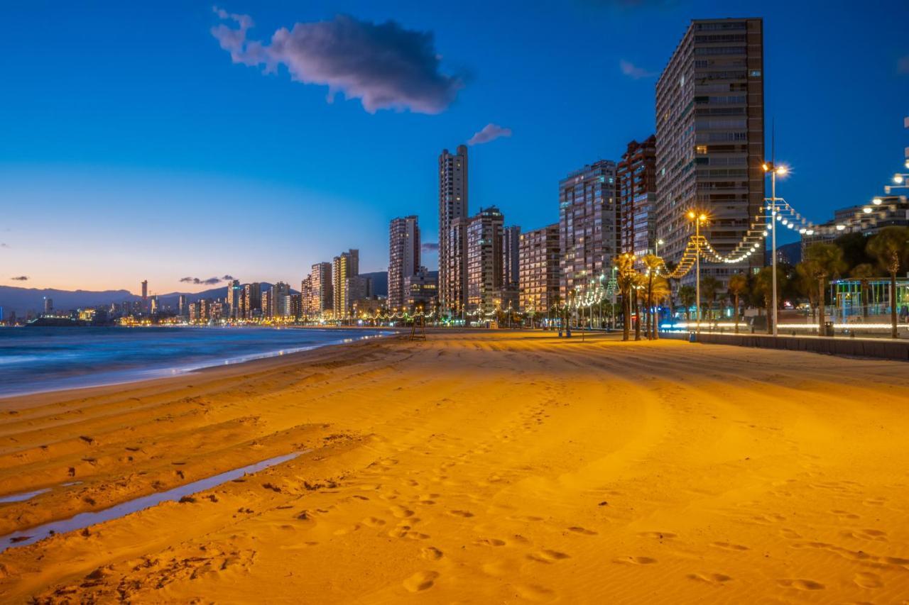 Beautiful Parque Loix 4 Bedroom Apartment Shared Pool, Tennis Court Benidorm Exteriör bild